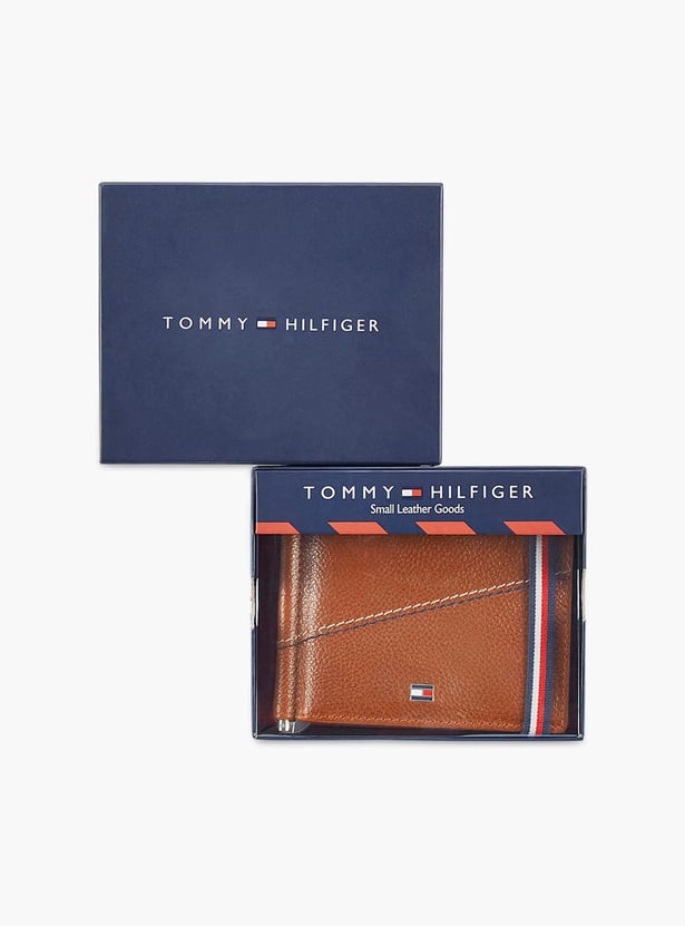 TOMMY HILFIGER Men Striped Bi-Fold Leather Wallet