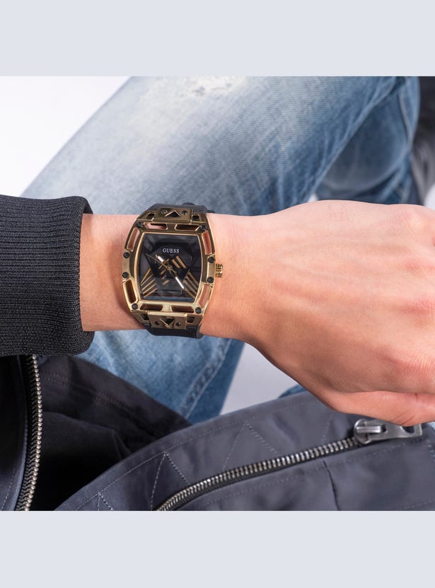 GUESS Men Analog Watch With Leather Strap - GW0499G1