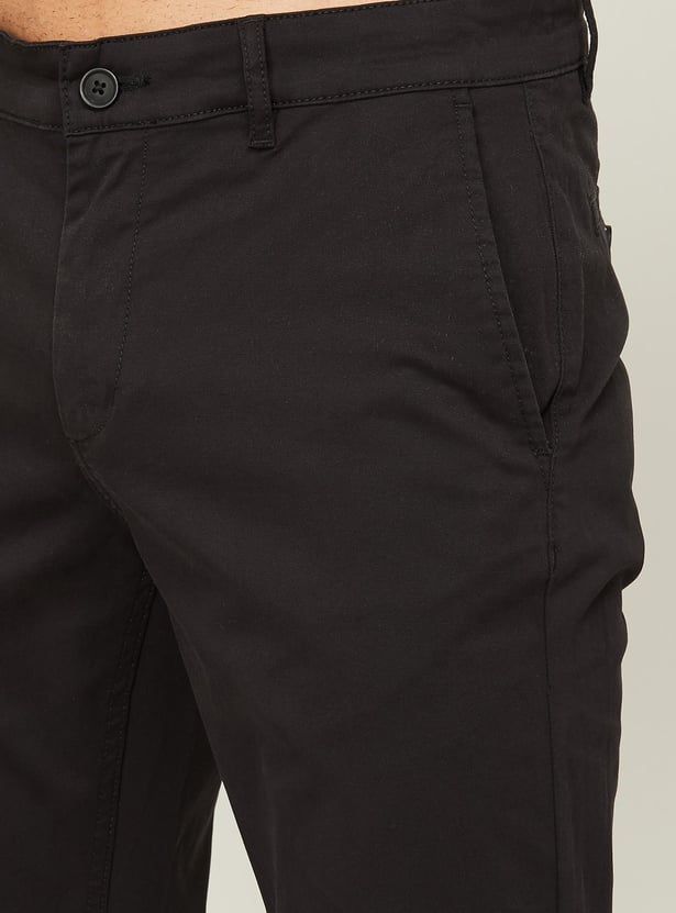 FAME FOREVER Solid Slim Tapered Fit Trousers