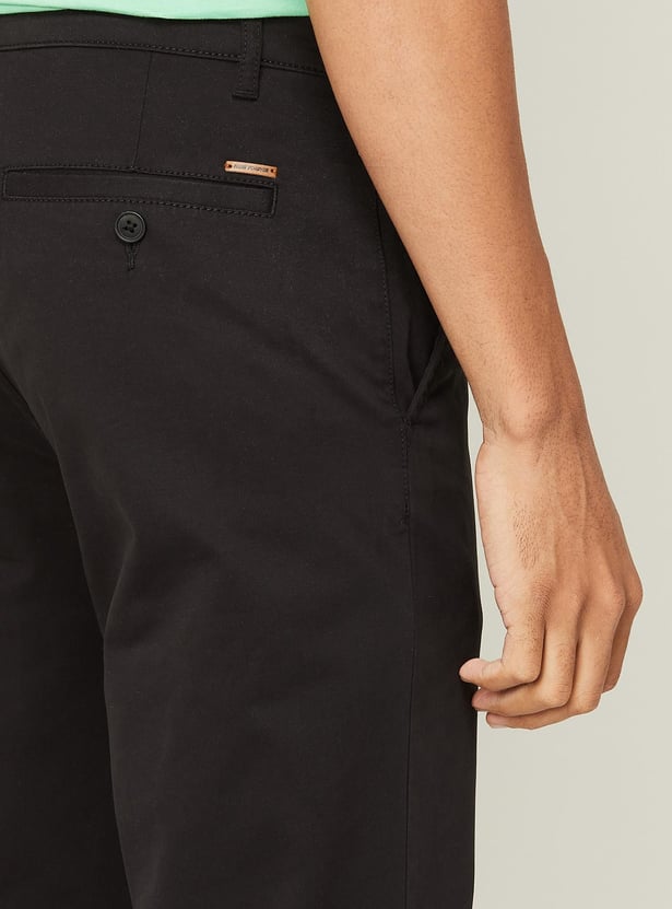FAME FOREVER Solid Slim Tapered Fit Trousers