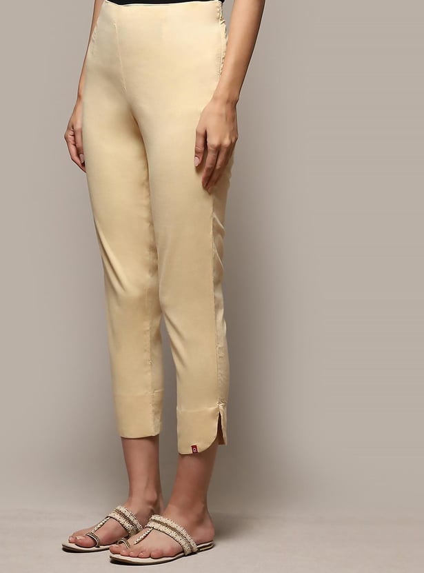 BIBA Women Solid Elasticated Straight Pants