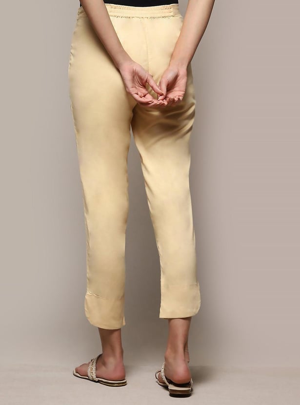 BIBA Women Solid Elasticated Straight Pants