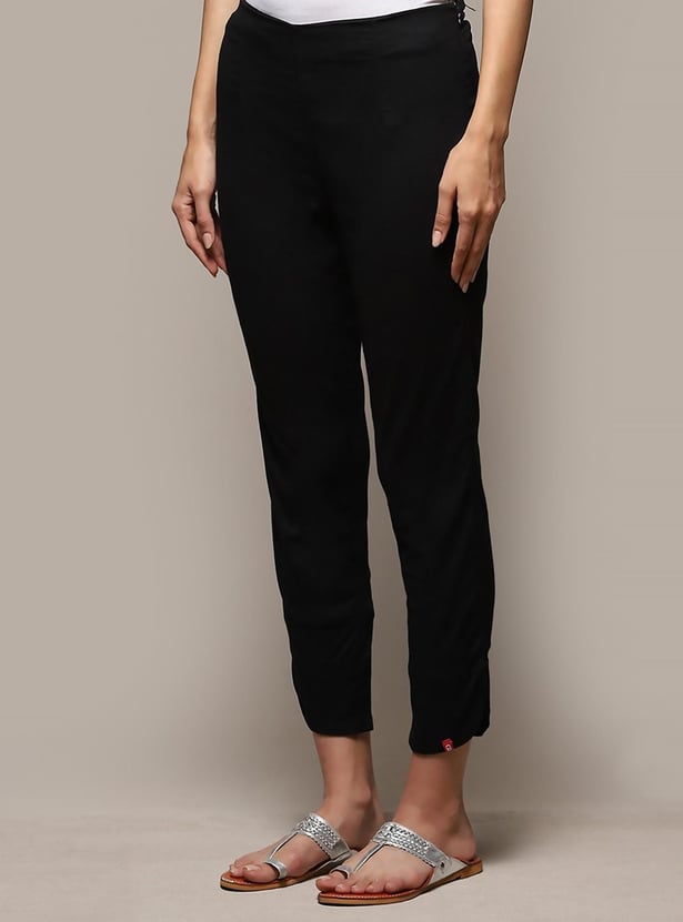 BIBA Women Solid Elasticated Straight Pants
