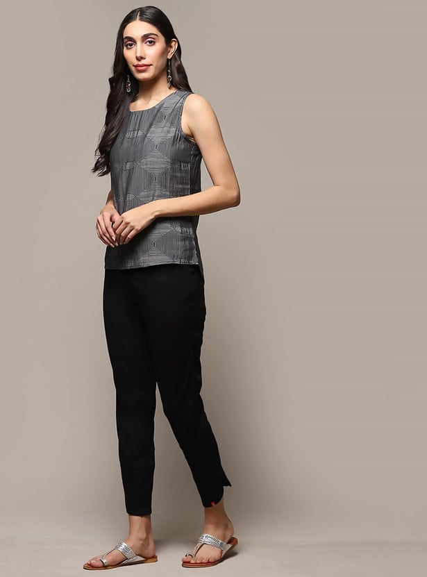 BIBA Women Solid Elasticated Straight Pants