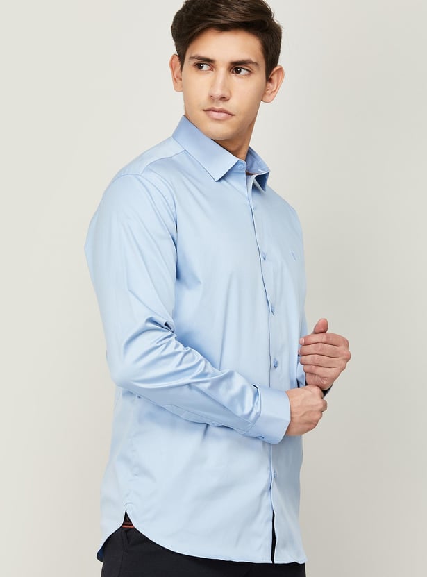 V DOT Men Solid Slim Fit Formal Shirt
