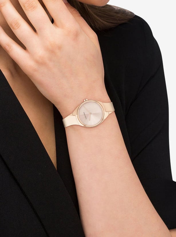 CALVIN KLEIN Charming Women Solid Round Analog Watch - 25200236