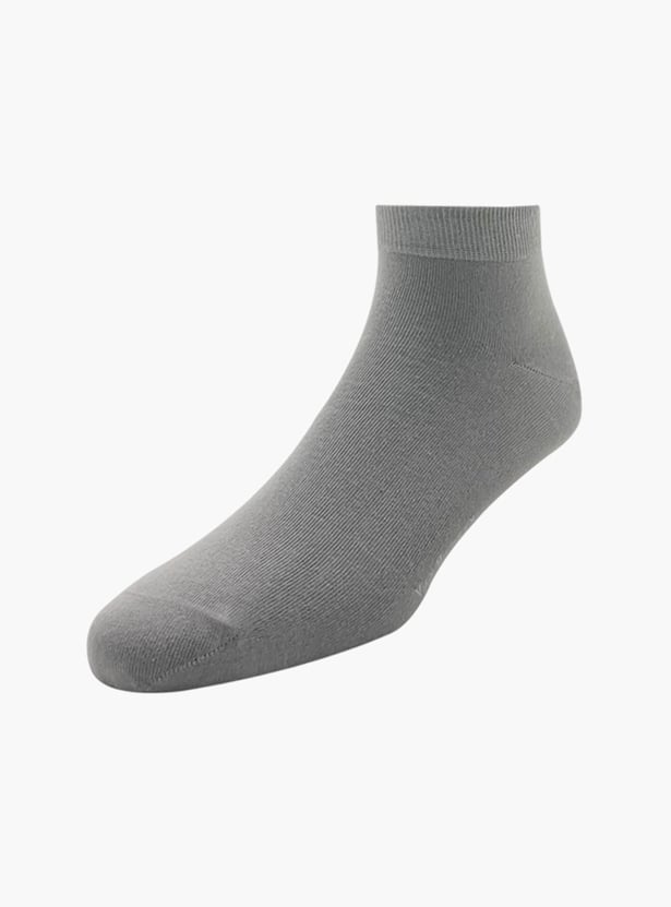 VAN HEUSEN Men Solid Ankle-Length Socks