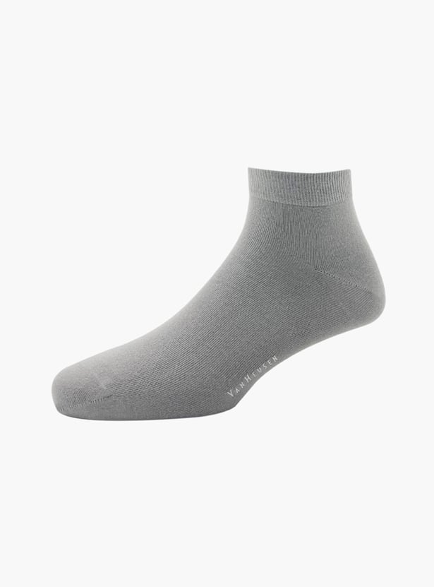 VAN HEUSEN Men Solid Ankle-Length Socks