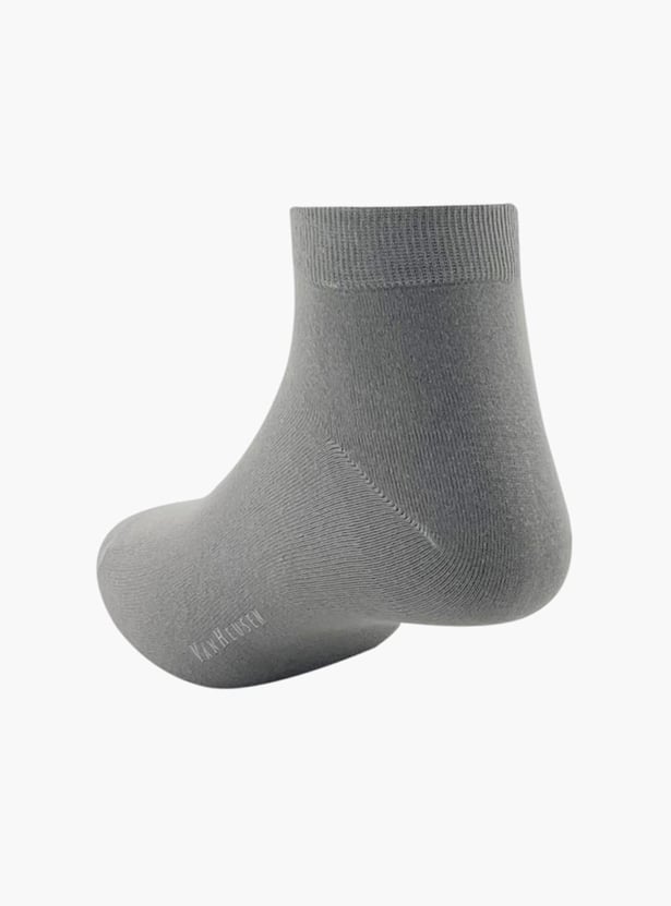 VAN HEUSEN Men Solid Ankle-Length Socks