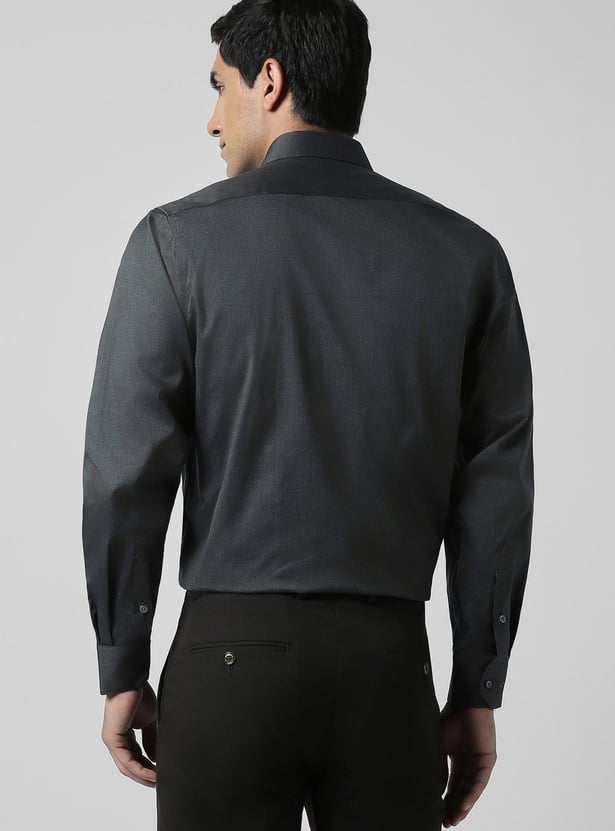 VAN HEUSEN Men Solid Regular Fit Formal Shirt