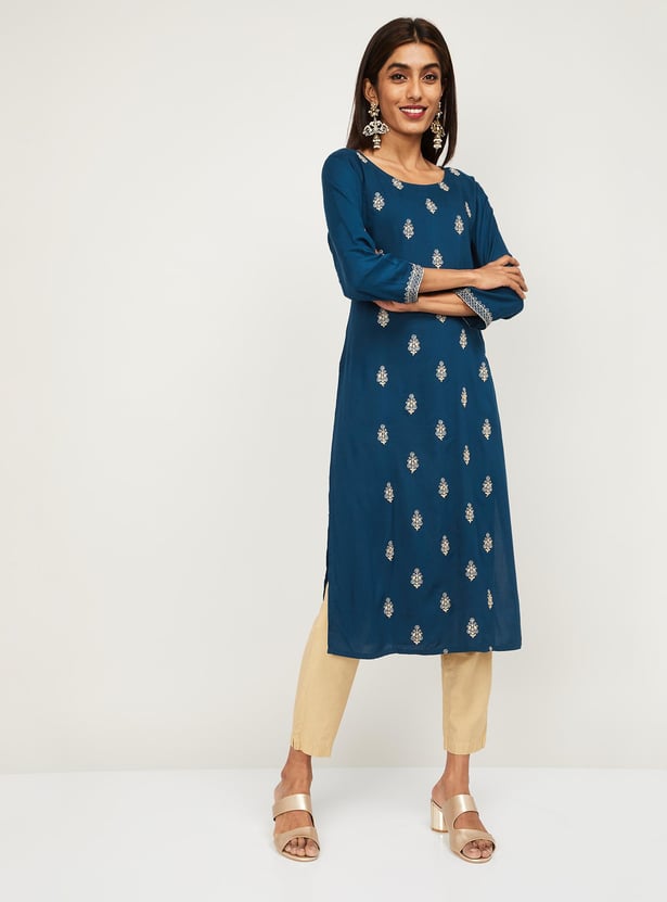 SPAN Women Embroidered Three-Quarter Sleeves Straight Kurta