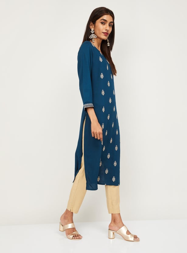 SPAN Women Embroidered Three-Quarter Sleeves Straight Kurta