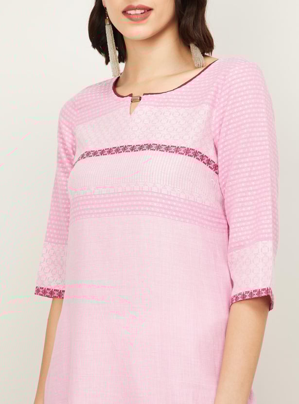 AURELIA Women Embroidered Straight Kurta