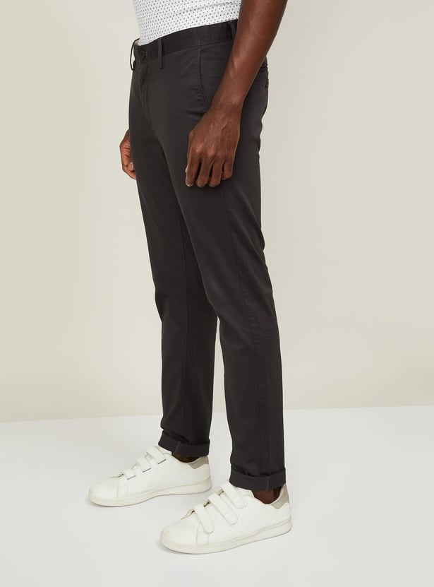 INDIAN TERRAIN Men Solid Slim Straight Casual Trousers