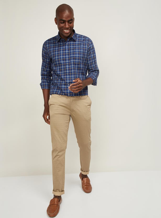 Buy INDIAN TERRAIN Men Checked Casual Trousers from Indian Terrain
