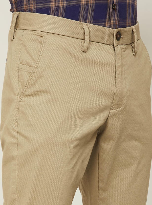 INDIAN TERRAIN Men Solid Slim Fit Casual Trousers