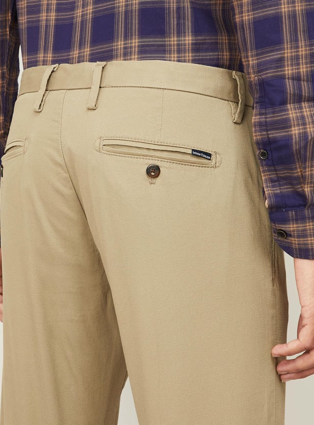 INDIAN TERRAIN Men Solid Slim Fit Casual Trousers