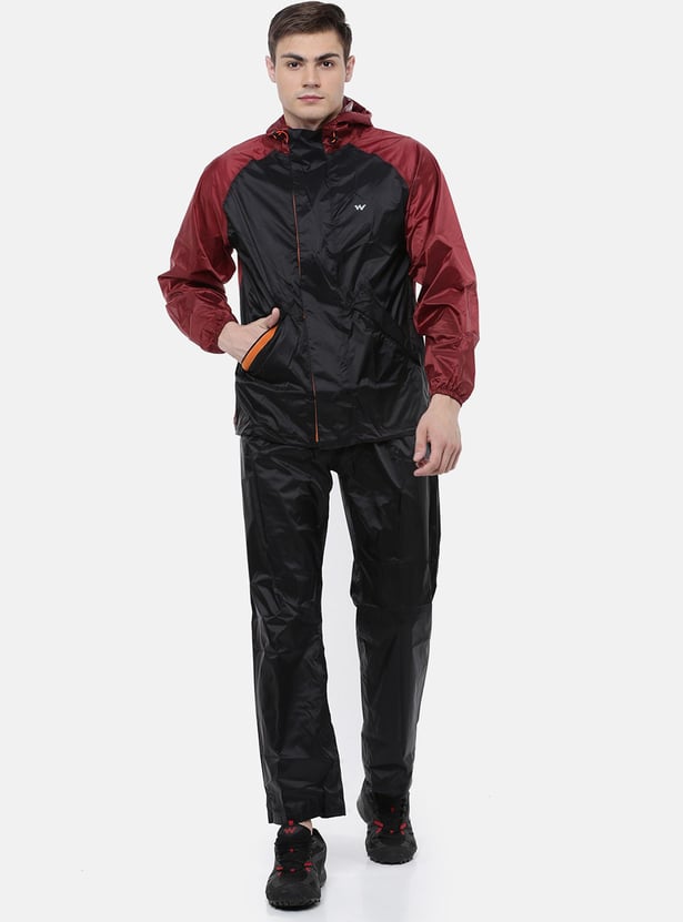 Raincoat for men wildcraft best sale