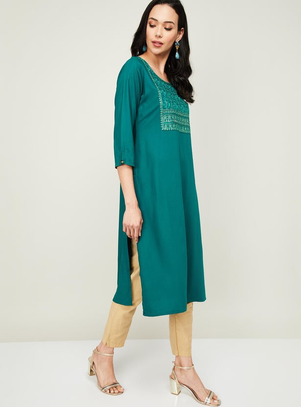 SPAN Women Embroidered Three-quarter Sleeves Straight Kurta