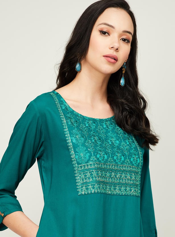 SPAN Women Embroidered Three-quarter Sleeves Straight Kurta