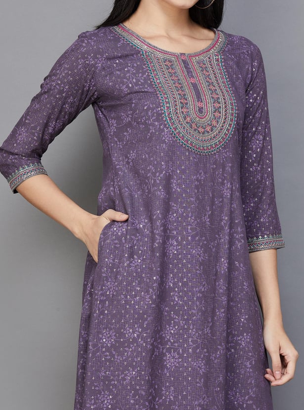 SPAN Women Embroidered Kurta