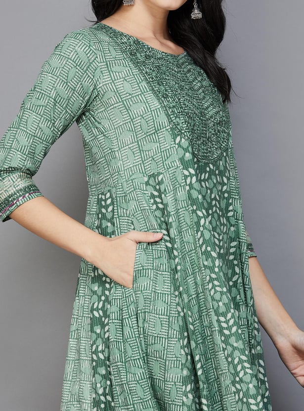 SPAN Women Embroidered Kurta