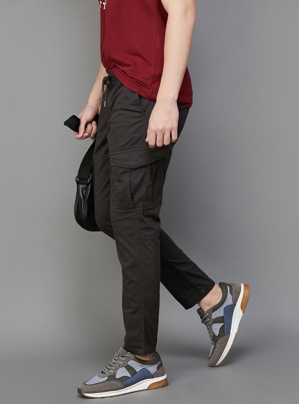 FAME FOREVER Solid Slim Tapered Cargos
