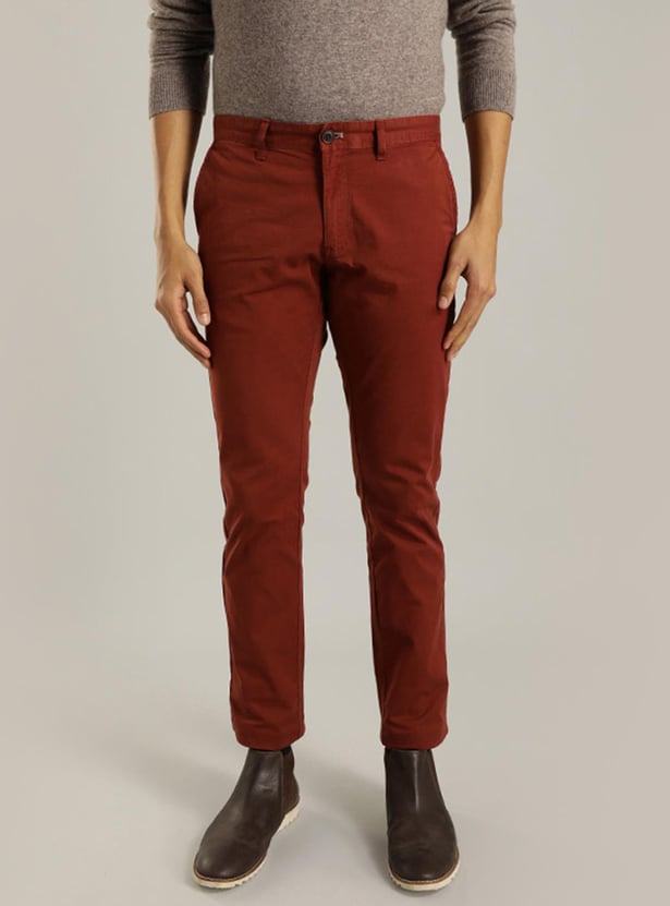 INDIAN TERRAIN Men Solid Slim Fit Casual Trousers