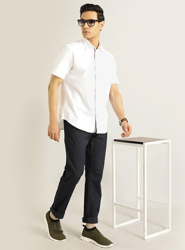 INDIAN TERRAIN Men Solid Slim Fit Casual Shirt