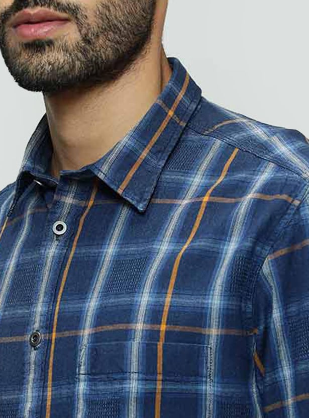 INDIAN TERRAIN Men Checked Slim Fit Casual Shirt