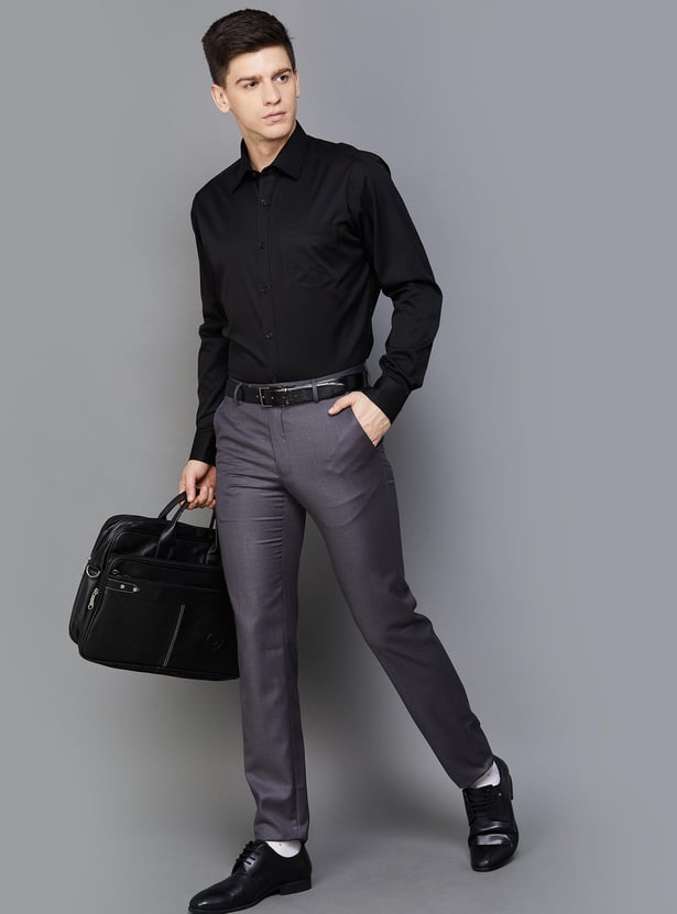 PARK AVENUE Men Solid Regular Fit Formal Shirt