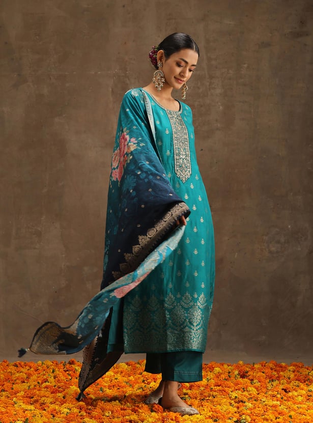 LIBAS Women Printed Kurta Set