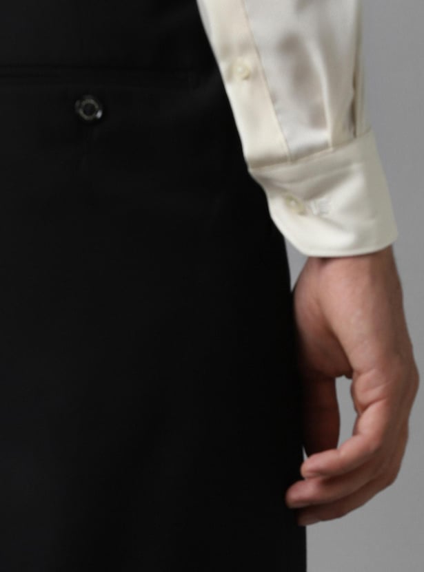 LOUIS PHILIPPE Men Solid Regular Fit Formal Shirt