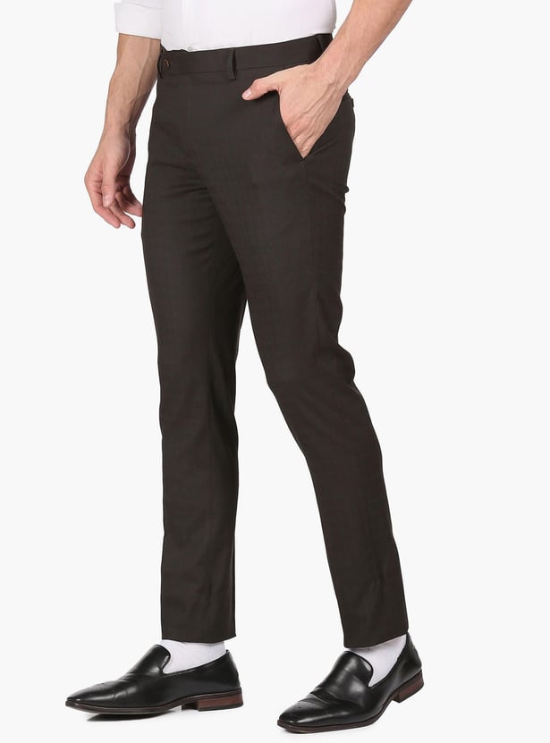 ARROW Men Solid Hudson Formal Trousers (Regular)