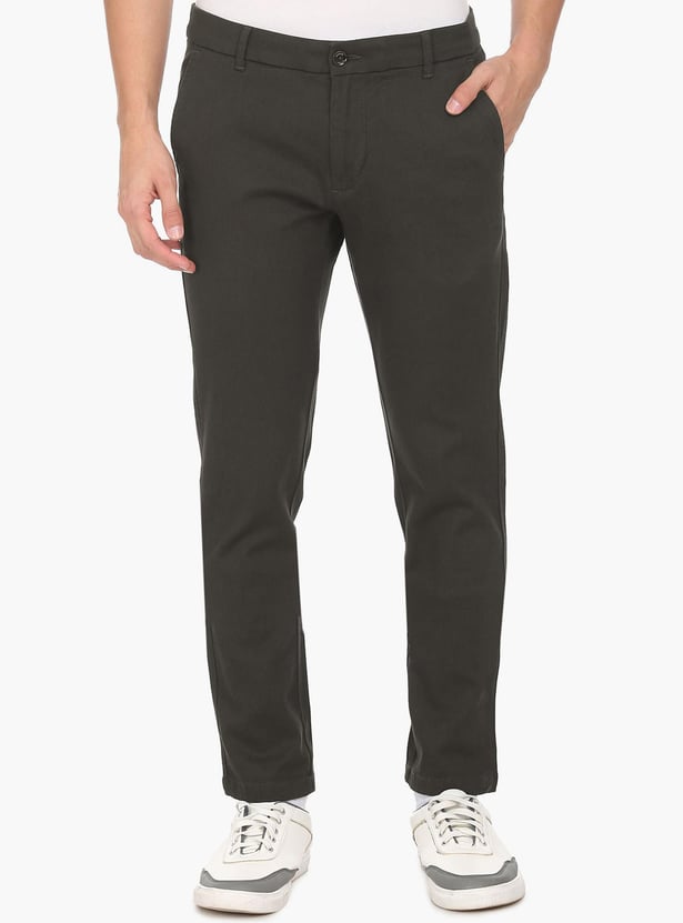 ARROW SPORT Men Solid Bronson Casual Trousers (Slim Fit)