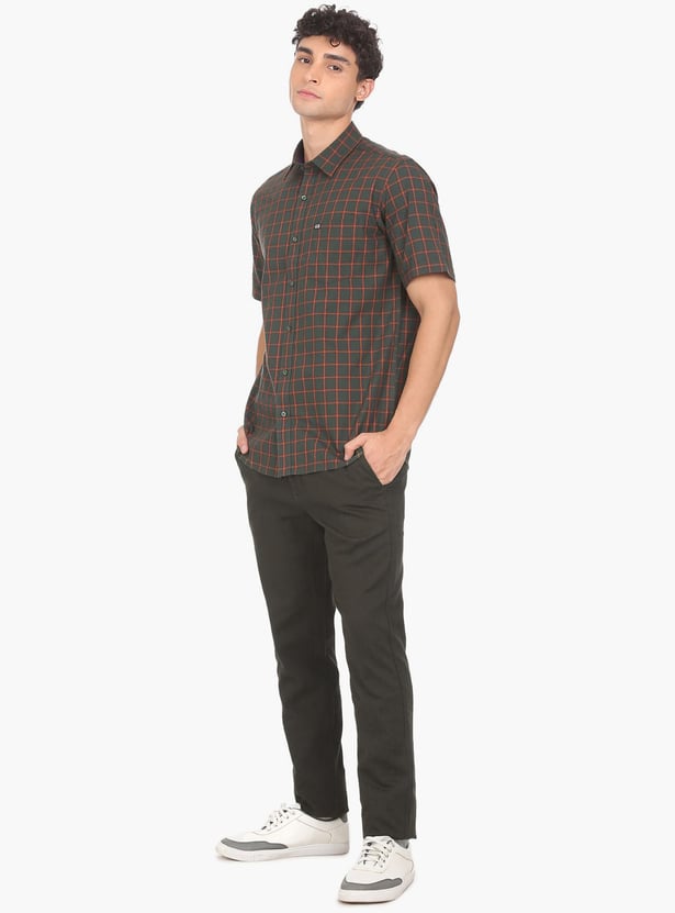 ARROW SPORT Men Solid Bronson Casual Trousers (Slim Fit)