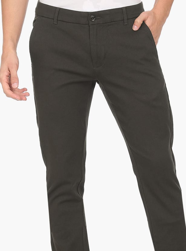 ARROW SPORT Men Solid Bronson Casual Trousers (Slim Fit)