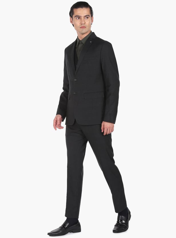 ARROW Men Solid Regular Fit Three Piece Suit