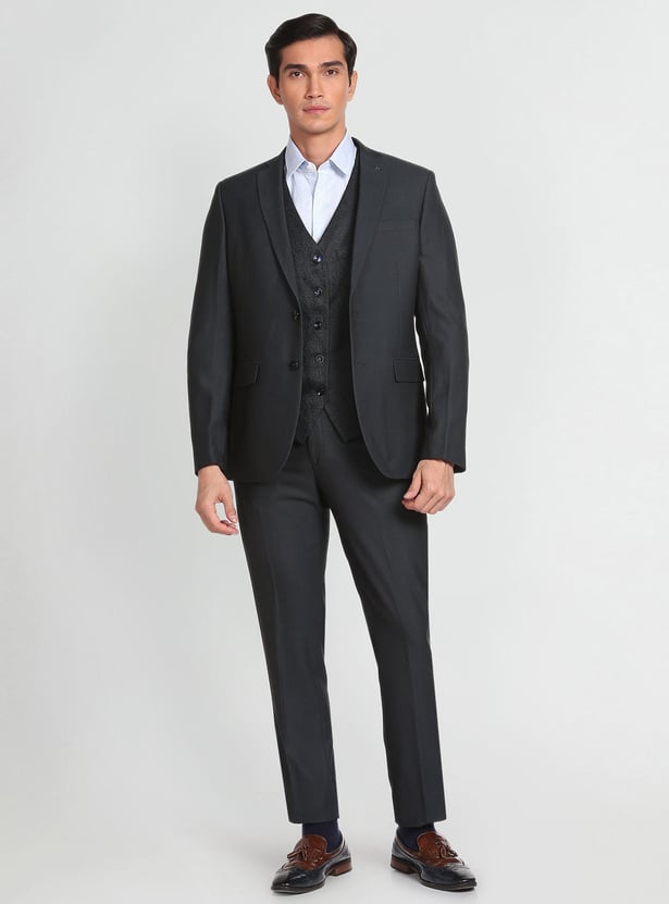 ARROW Men Solid Tailored Fit Three Piece Suit