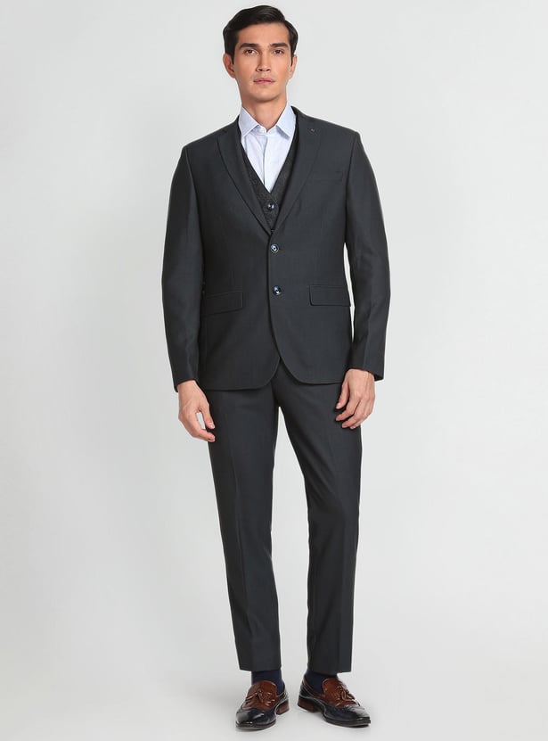 ARROW Men Solid Tailored Fit Three Piece Suit