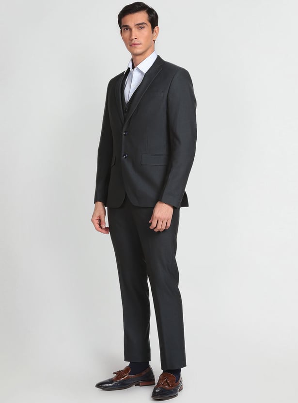 ARROW Men Solid Tailored Fit Three Piece Suit