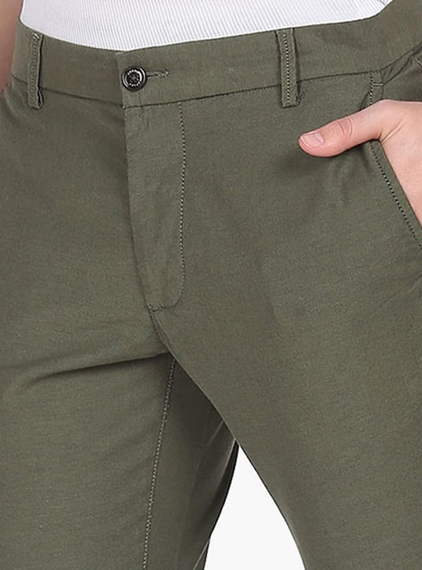 ARROW SPORT Men Solid Bronson Casual Trousers (Slim Fit)