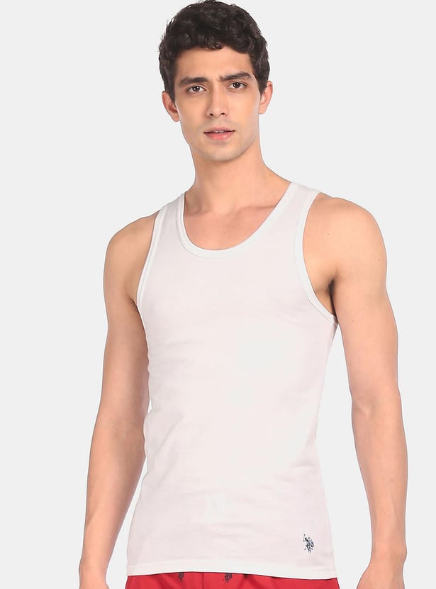 U.S. POLO ASSN. Men Solid Comfort Fit Vest