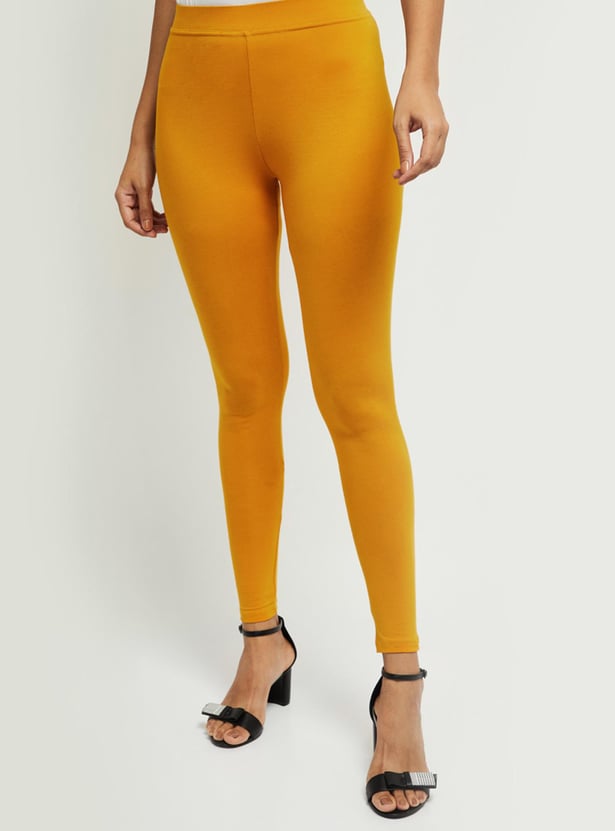 Women Solid Elasticated Leggings 