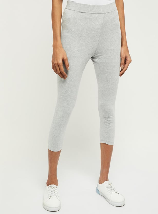 Women Solid Cropped Leggings 