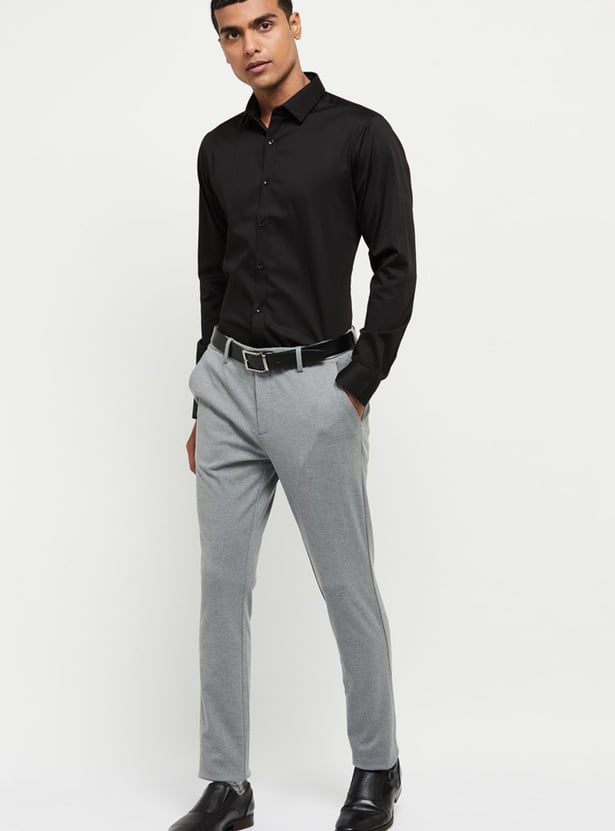 Men Solid Slim Fit Formal Shirt