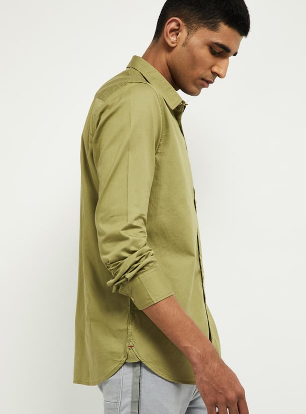 Men Solid Slim Fit Casual Shirt