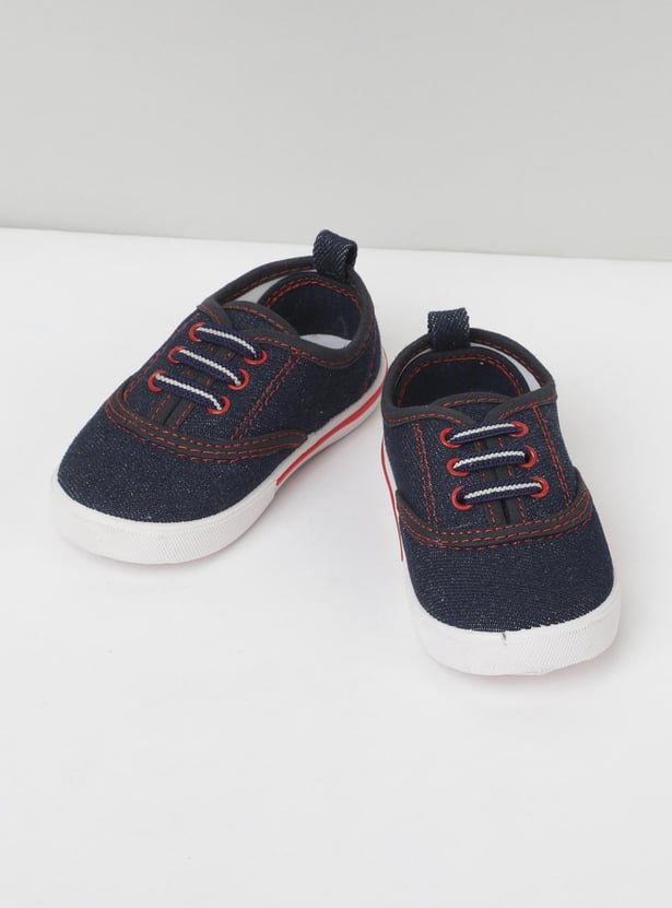 Boys Textured Canvas Shoes