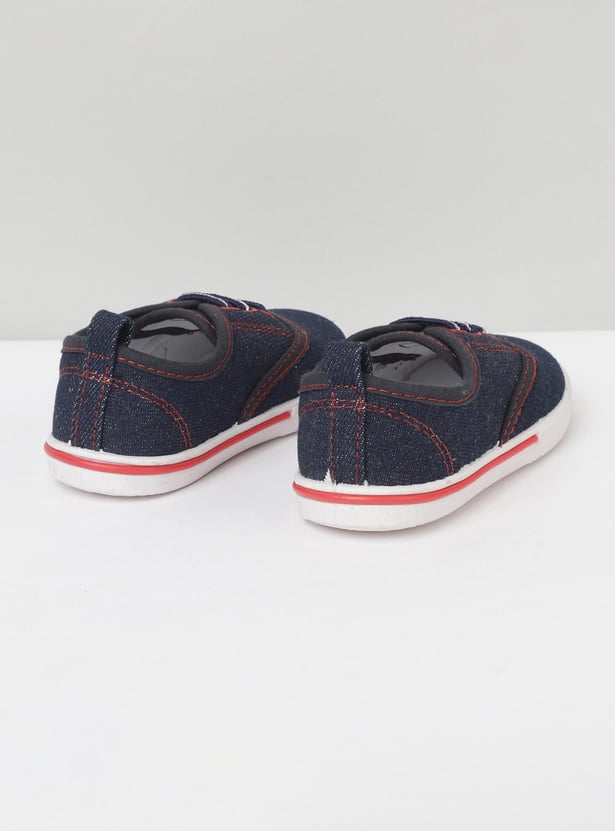Boys Textured Canvas Shoes