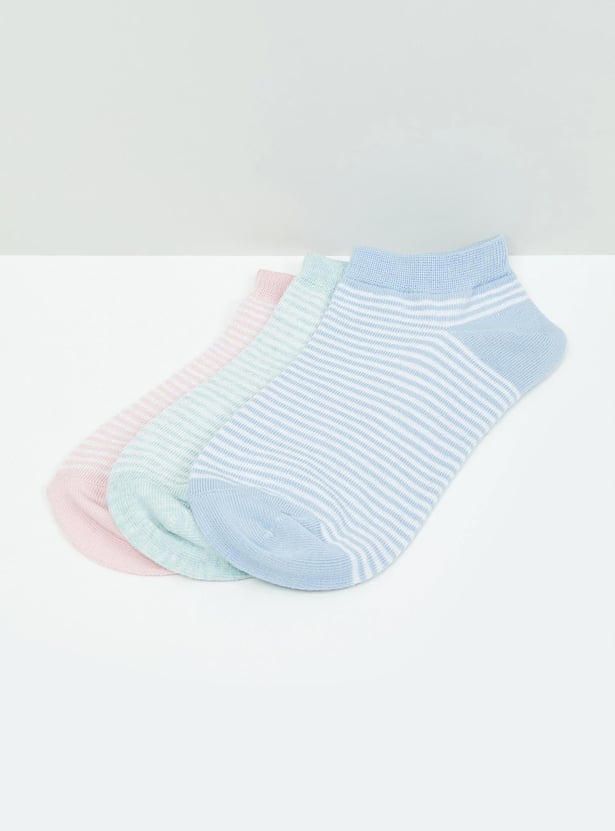 Women Textured Socks - Pack of 3